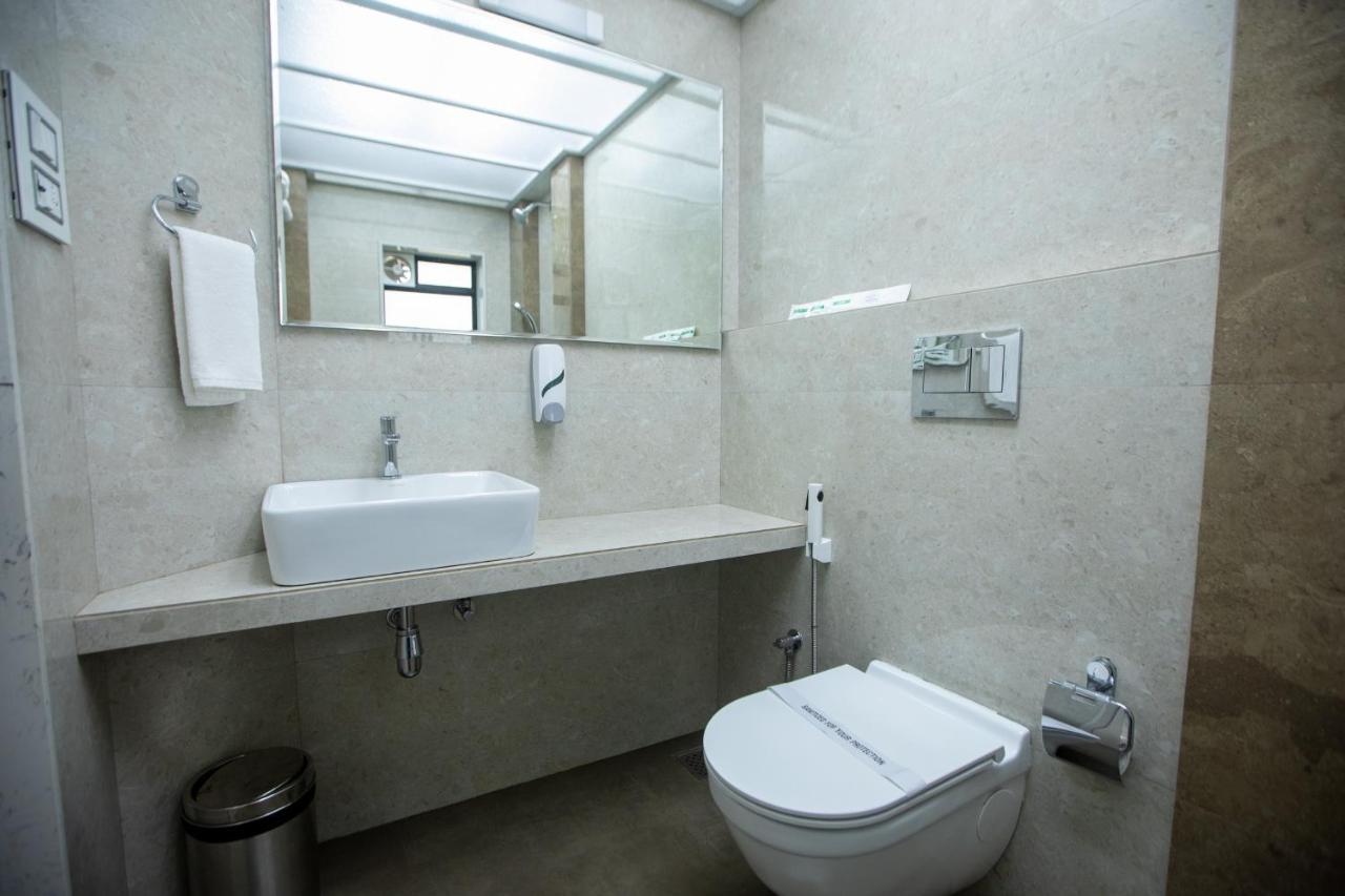 Hotel Naaz Executive Mumbai Exterior photo