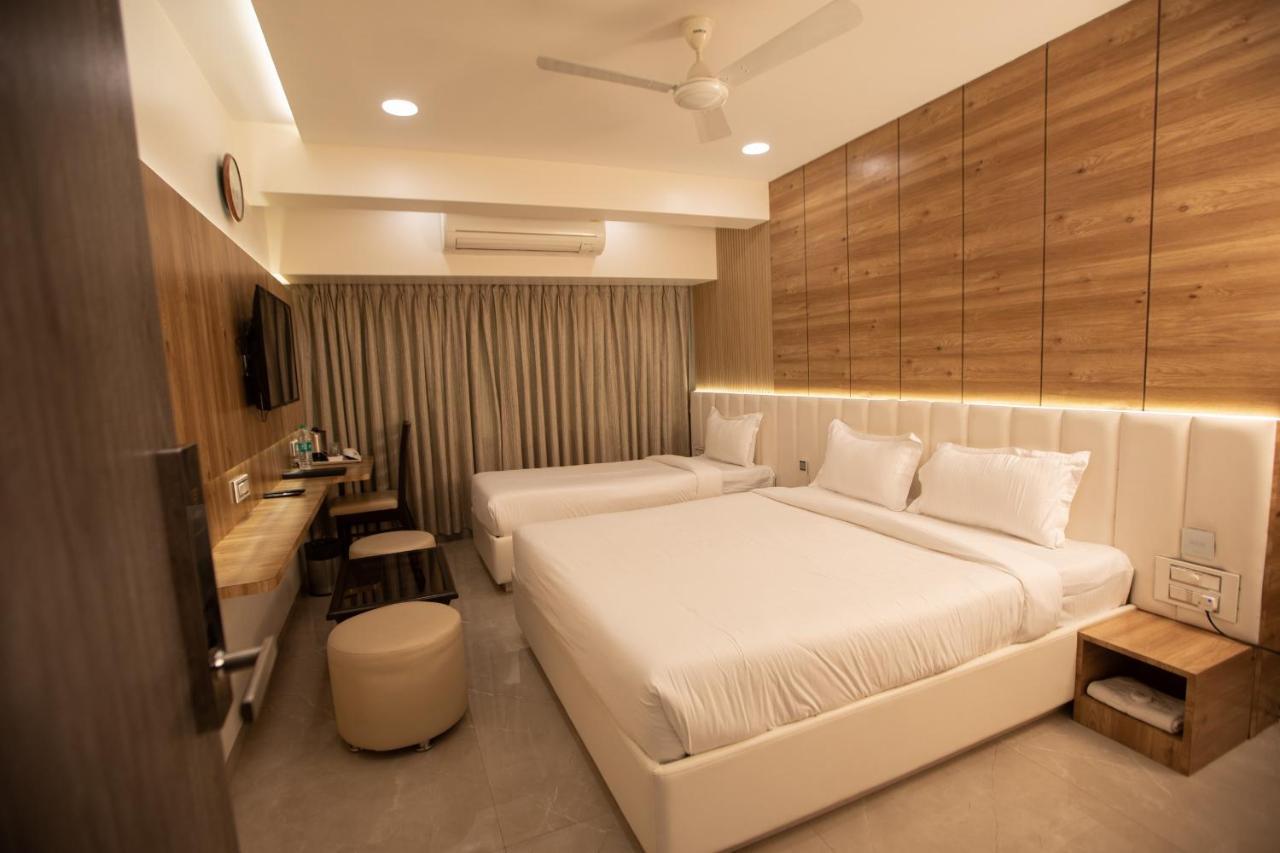 Hotel Naaz Executive Mumbai Exterior photo